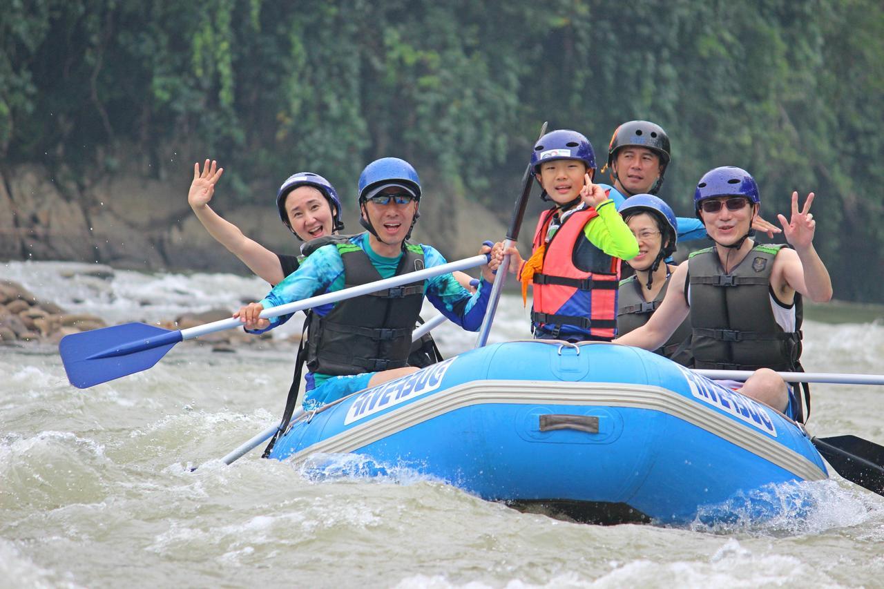 Kiulu Riverside Chalet Tamparuli Bagian luar foto