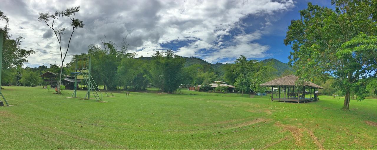Kiulu Riverside Chalet Tamparuli Bagian luar foto